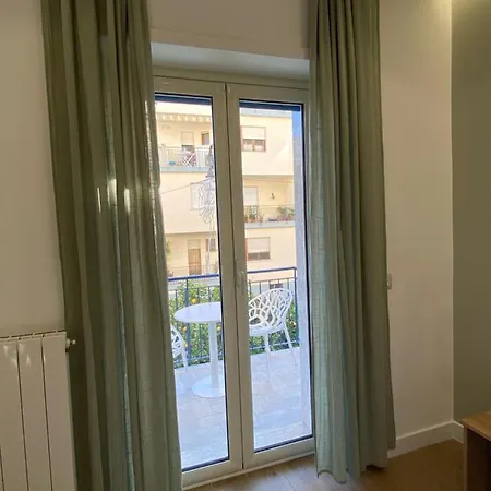 Oda ve Kahvaltı Momi Sorrento